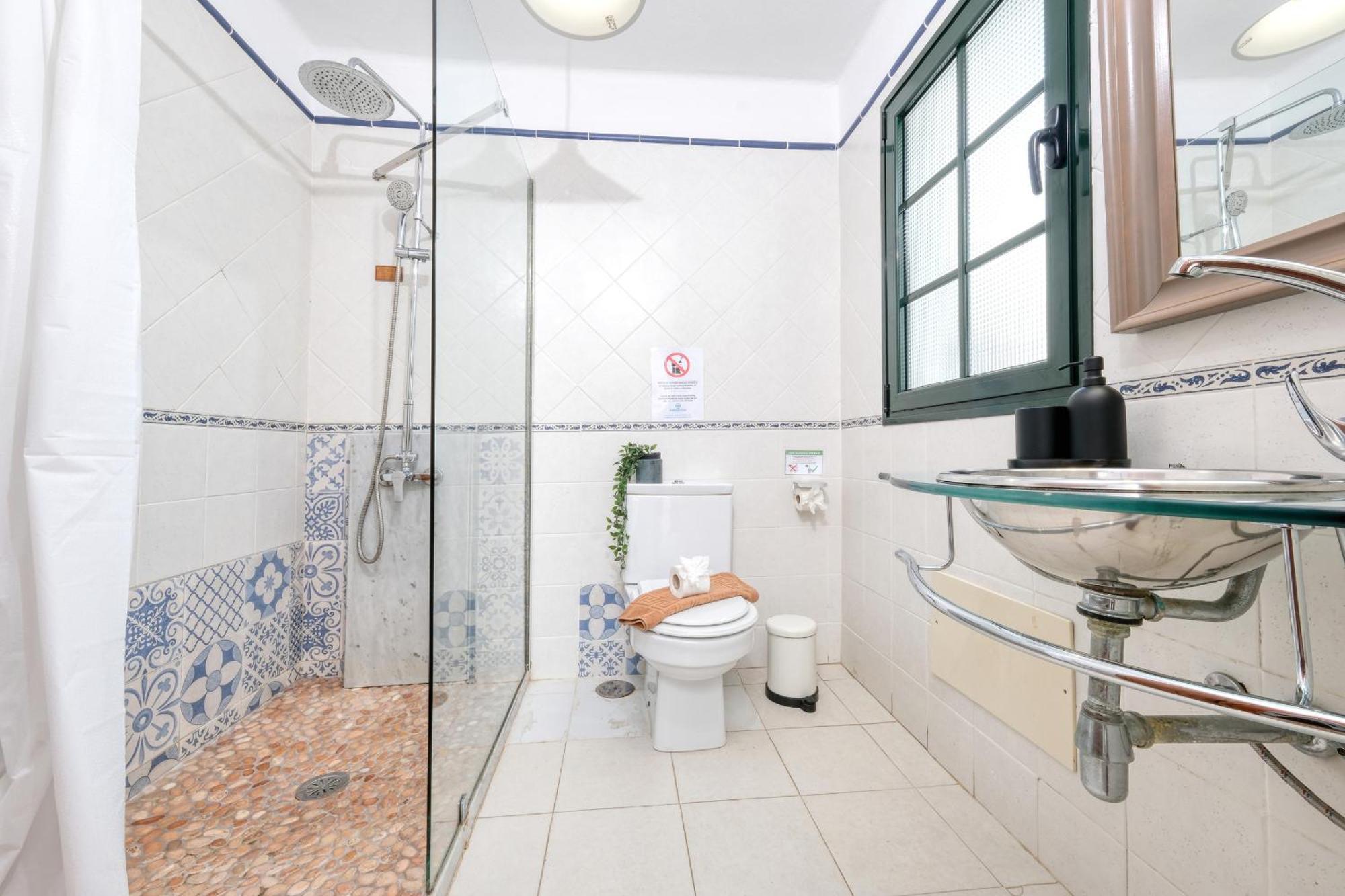 Casa Hibiscus - Shared Pool - Close To Seafront Promenade Punta Mujeres Екстериор снимка