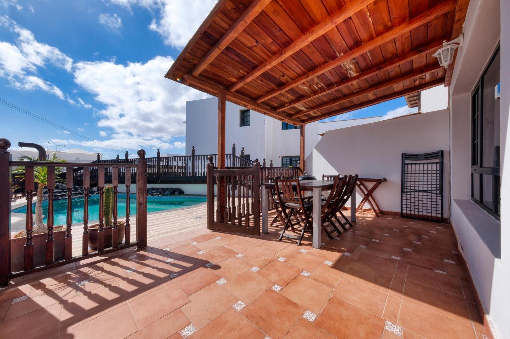Casa Hibiscus - Shared Pool - Close To Seafront Promenade Punta Mujeres Екстериор снимка